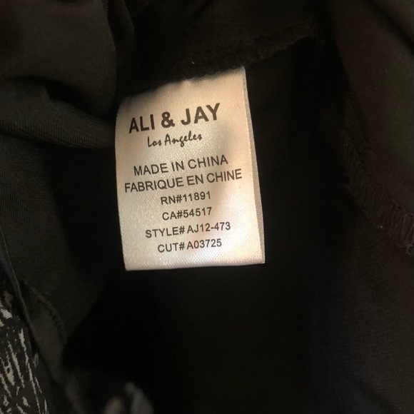 Ali & Jay floral maxi dress ruffle front sheer lined size small black & white - Picture 16 of 17